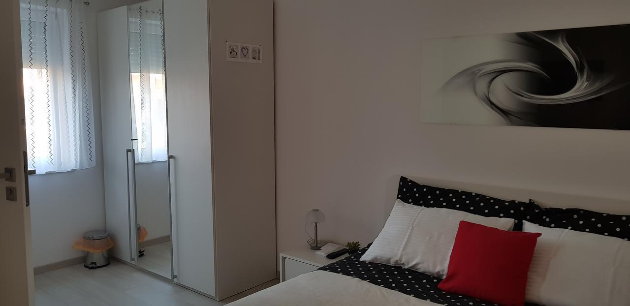 Apartmani Sanja ヴーシ エクステリア 写真