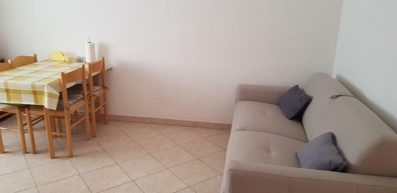 Apartmani Sanja ヴーシ エクステリア 写真